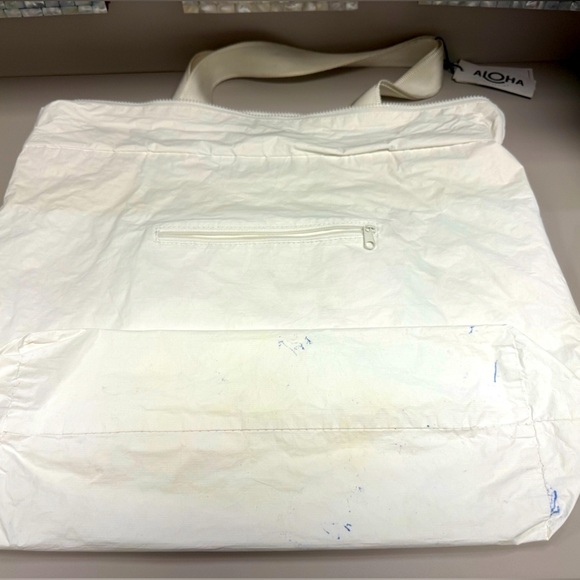 Aloha Collection Day Tripper Bag - Picture 9 of 13